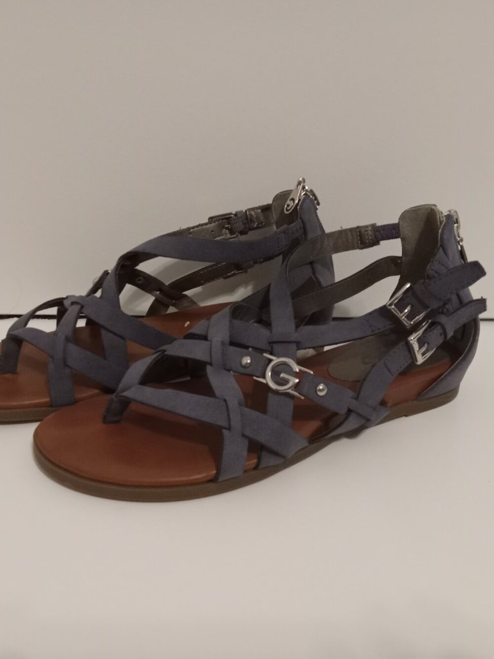 GBG Los Angeles Cobell Flat Sandals featuring blue crisscross straps, Size 6.5